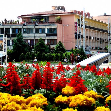Семеен Хотел Роза Kazanlak Ngoại thất bức ảnh