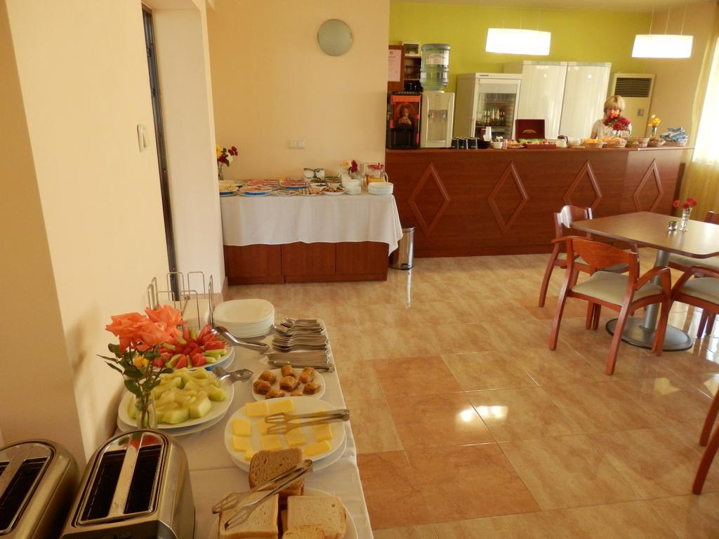 Семеен Хотел Роза Kazanlak Ngoại thất bức ảnh