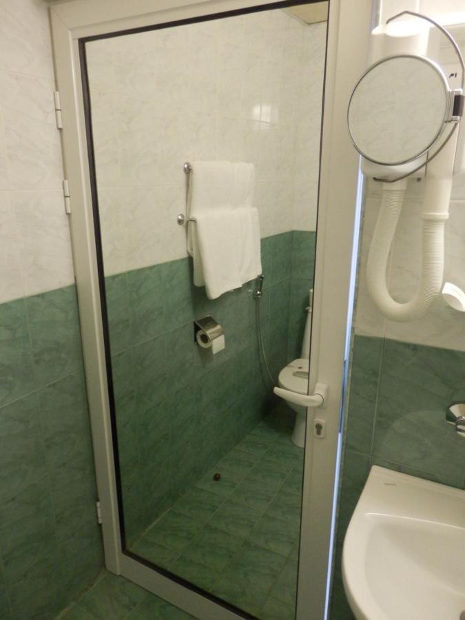 Семеен Хотел Роза Kazanlak Ngoại thất bức ảnh